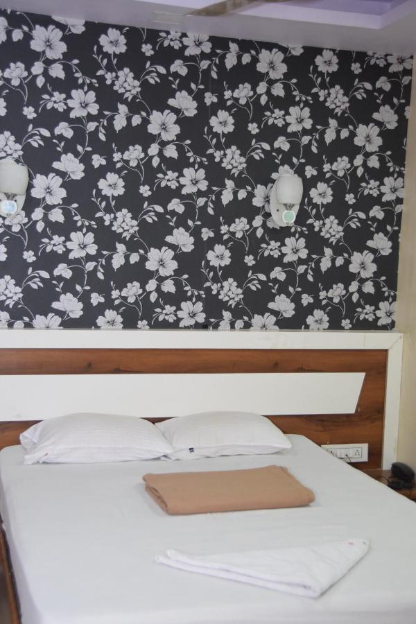 Hotel Riviera Residency ターネー エクステリア 写真