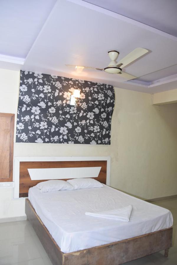 Hotel Riviera Residency ターネー エクステリア 写真